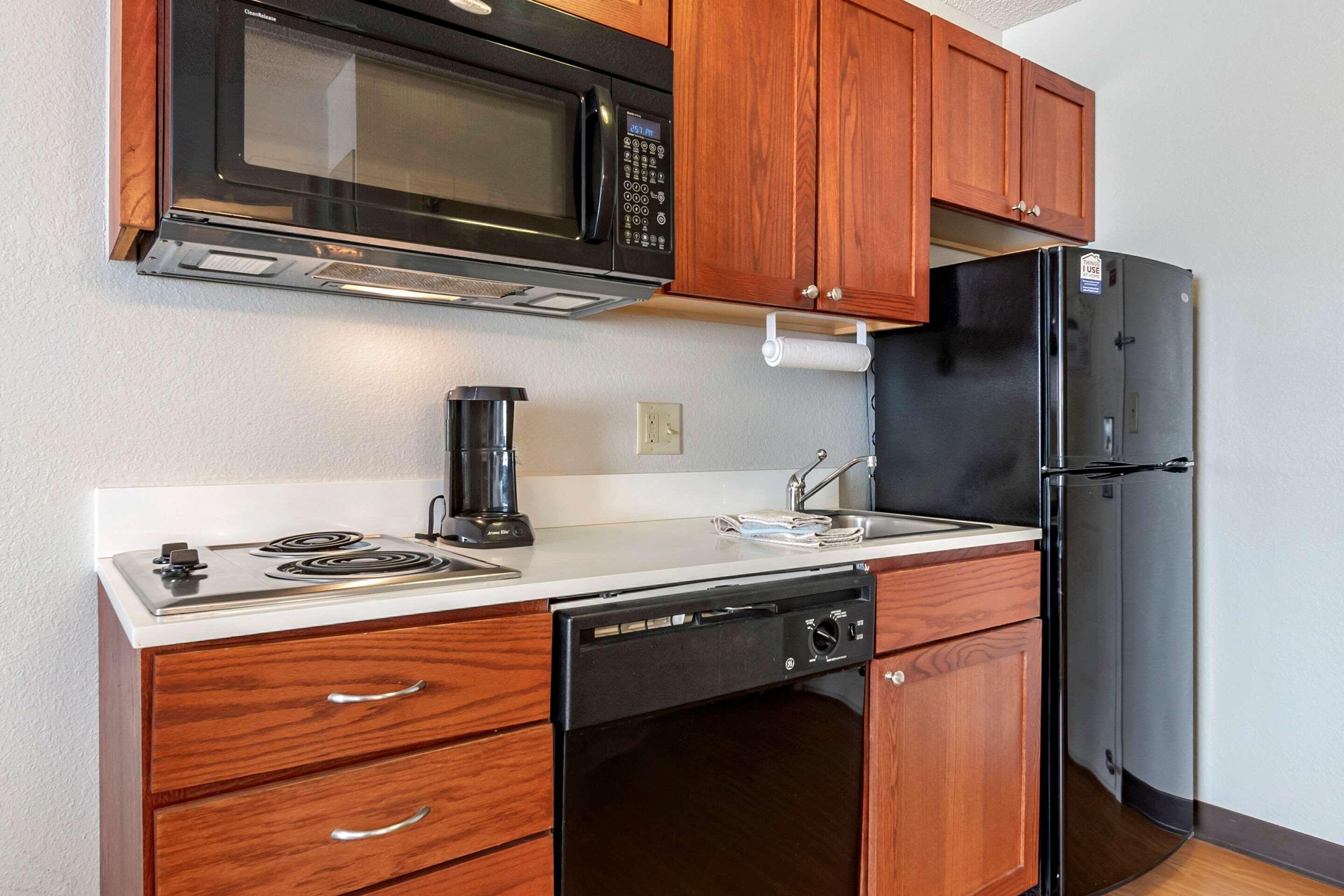 Mainstay Suites Emporia Exterior foto